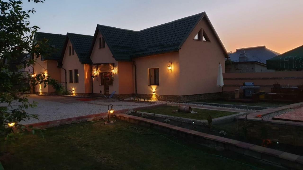 Pensiunea Brazi Turda Exterior foto